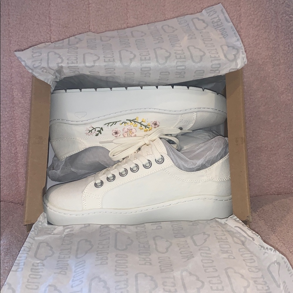 Project Cloud Bossy-2 Platform Sneakers in Off White